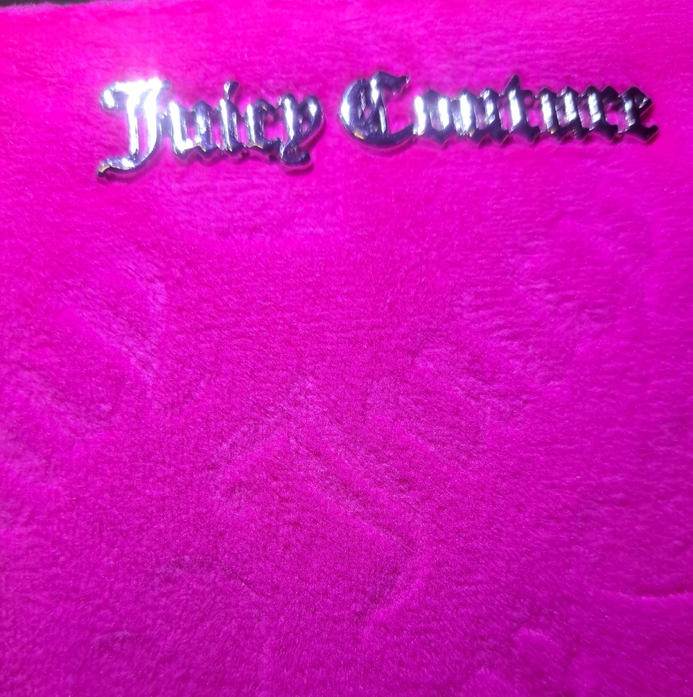 NEW Juicy Couture FURRY Pink Cosmetic Bag with Shimmery FUN  FEEL!! - Picture 9 of 9